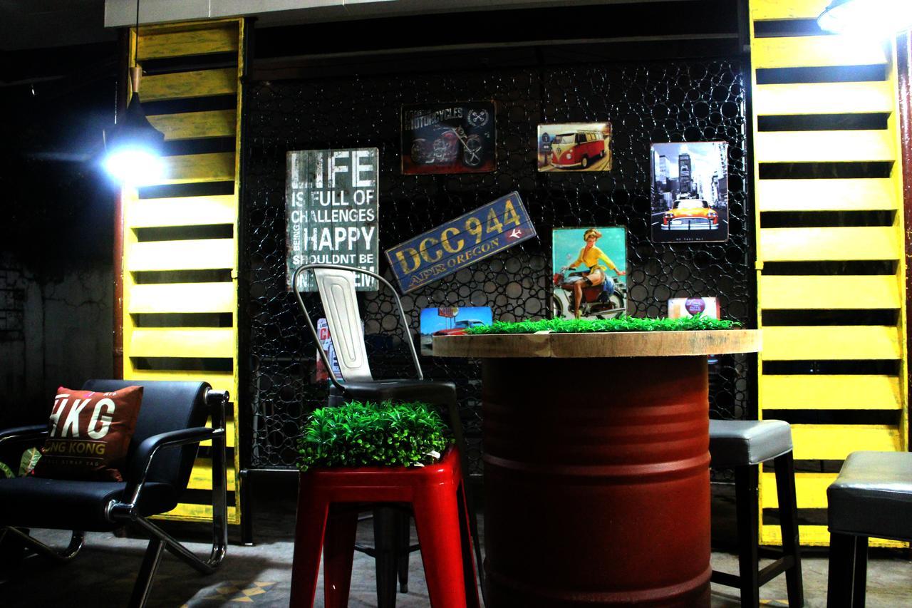 Food District Hostel Cebu Central Exterior foto
